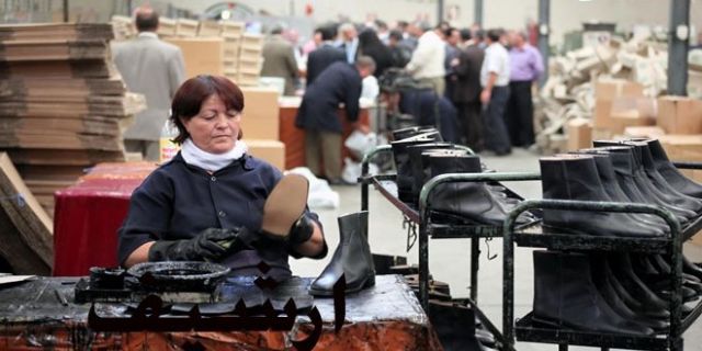 عمال أحذية السويداء..وذكّر ....