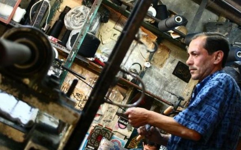 عمال القطاع الخاص بين اعتراضين؟