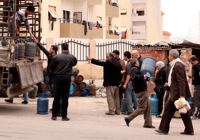 قتلوا حتى آخر حلم في الدفء.. اسطوانة الغاز بـ&laquo;المفرق&raquo; 3800 ليرة