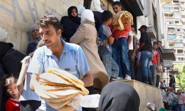 الخبز... إعادة إنتاج الفقر تحت وطأة الفساد المستمر