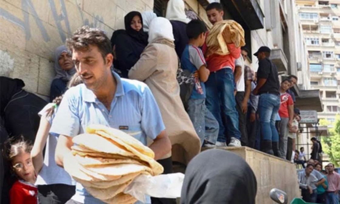 الخبز... إعادة إنتاج الفقر تحت وطأة الفساد المستمر