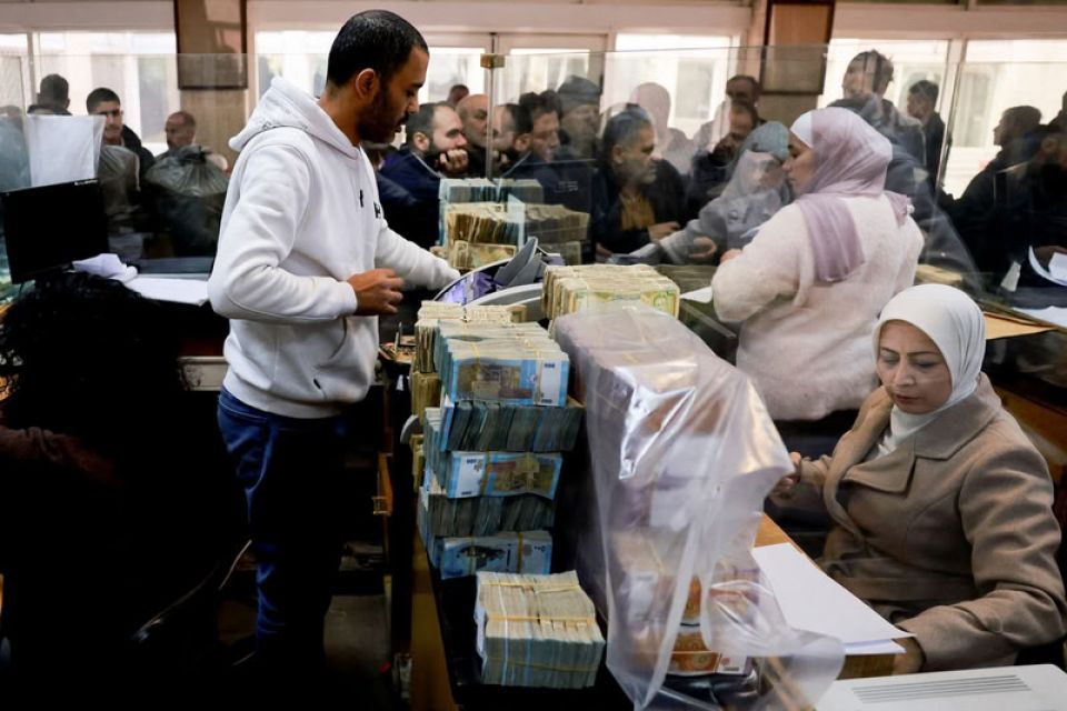 تأخر رواتب موظفي التربية للمرة الثانية وسط غياب رسمي غير مبرر... والمواطن كبش الفدا!
