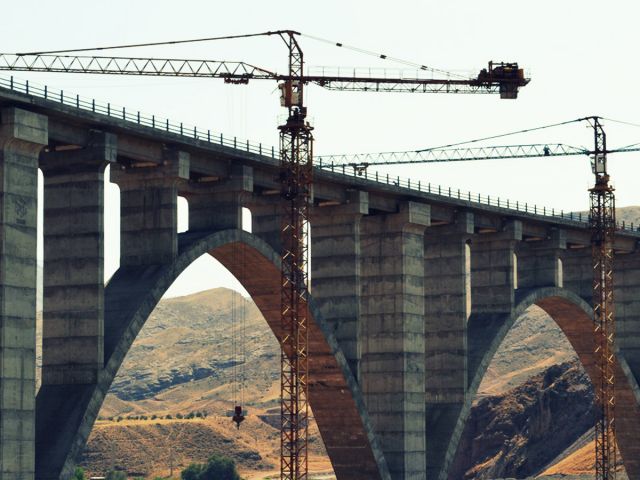 طهران تقترح استخدام العملات المحلية في التجارة مع أذربيجان