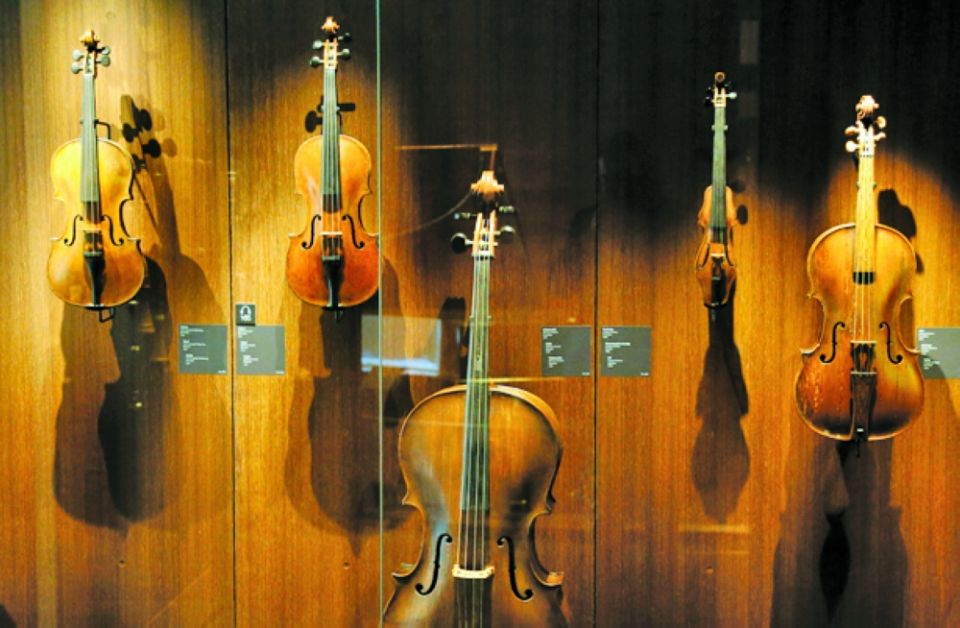 لماذا صُممت الكمنجة الأولى