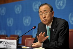 بان كي مون يحذر الغرب من تداعيات الخيار العسكري في أوكرانيا