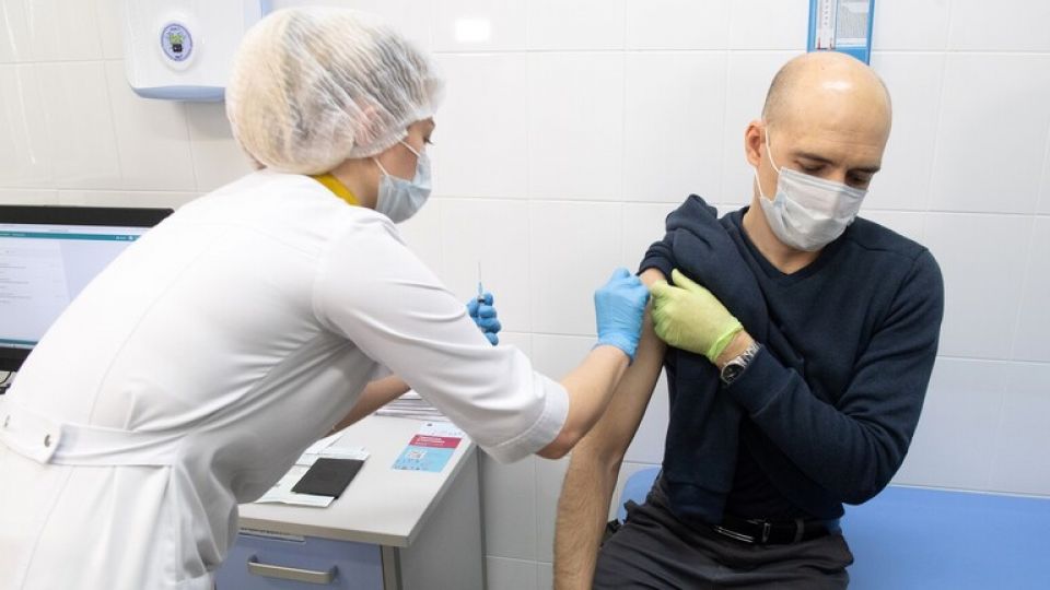 روسيا.. نصف أقاليم البلاد تسلمت لقاح كورونا