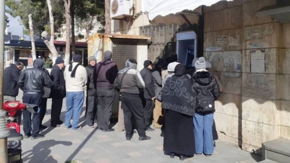 أزمة رواتب المتقاعدين... وعود زائفة وواقع مؤلم