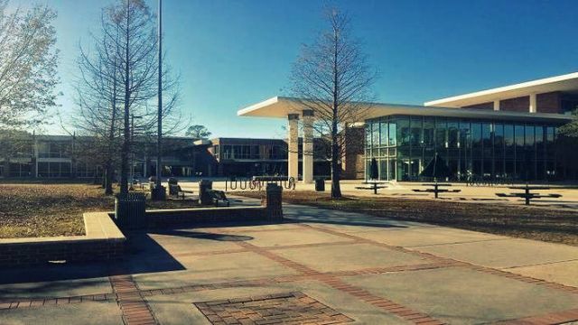 هجوم مسلح في جامعة لويزيانا الأمريكية