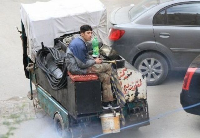 تصريح رسمي يشرعن استغلال السوريين!