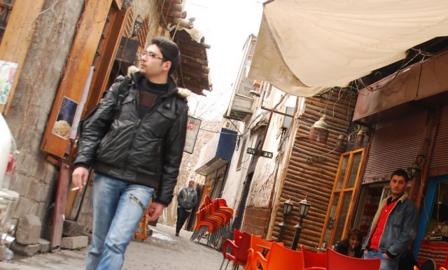 طلاب الجامعات عمال مُستغلون