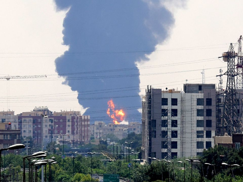 قصف منشأة غاز إيرانية: واشنطن وتل أبيب تعرّضان منشآت الطاقة بالخليج لخطر مدمّر