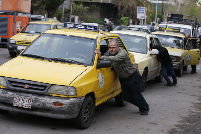 أزمة البنزين تعصف بسورية كالعادة