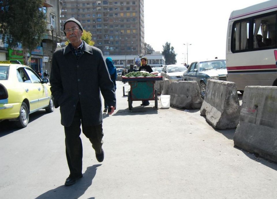 ما الفرق بين الموت جوعاً أو بالفيروس؟!!