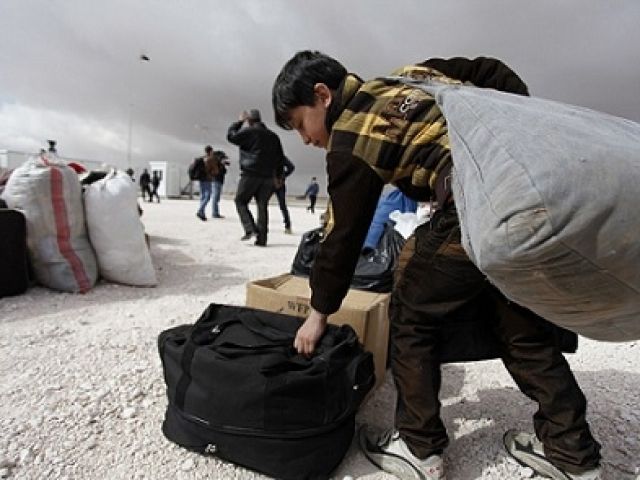 اضطهاد وفقر و&laquo;عنصرية&raquo; النازحون السوريون.. سير معاكس!