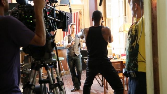 أفلام هوليوود وألعاب الحرب... تسلية الشعوب أم تلاعب بالوعي؟