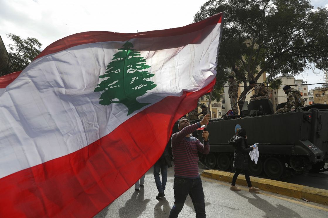لبنان... توتير ومشاكل بالجملة