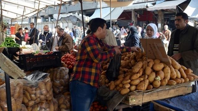 تاج البندورة والبطاطا وتاج التجار والناهبين