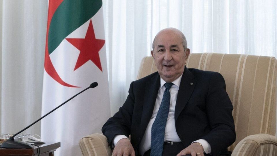 الرئيس الجزائري يعلن استعداد بلاده للانضمام إلى «بريكس»