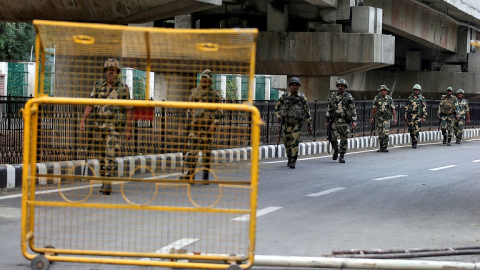 الهند تخفف القيود على كشمير