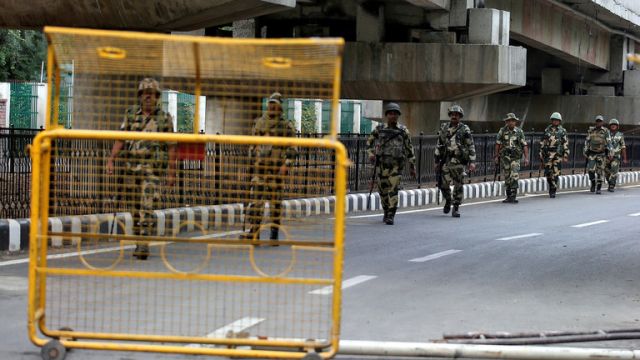 الهند تخفف القيود على كشمير