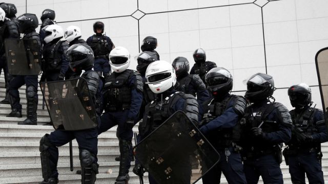 فرنسا تتأهب لاحتجاجات اليوم