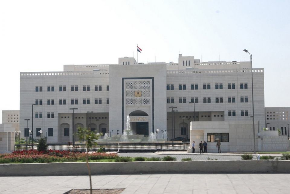 الحكومة تنهي عقود المهندسين المؤقتين في الرقة