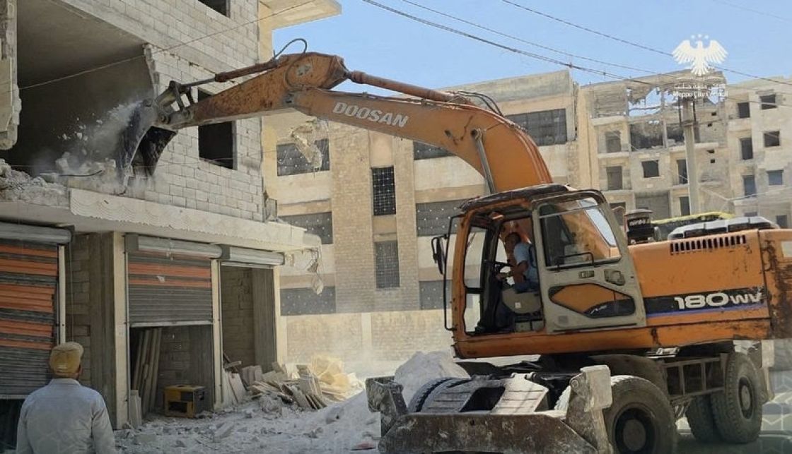 فوضى البناء المخالف... استفاقة البلديات المتأخرة وغياب الحلول الجذرية