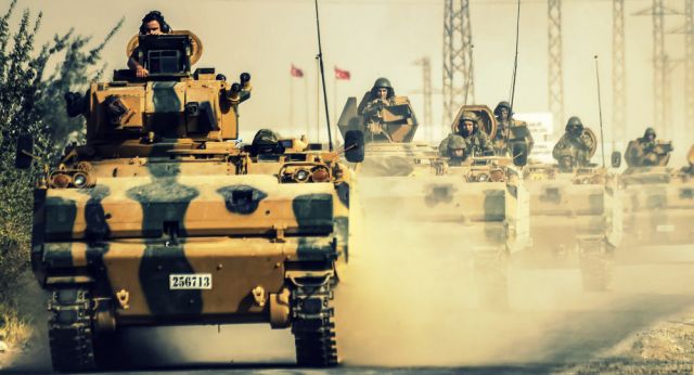 آليات عسكرية وآلات عمل انتقلت اليوم إلى مدينة إدلب السورية عبر معبر «باب الهوى»