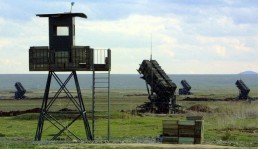 جيش الاحتلال يستدعي الاحتياط وينشر البطاريات في الجنوب