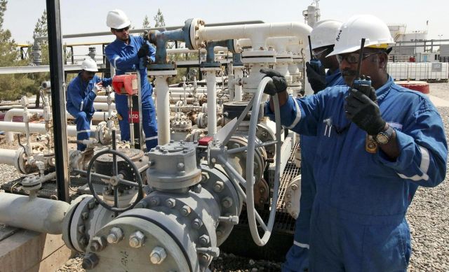 عمال النفط دعامة العراق... وعملاء أمريكا يستحضرون &laquo;التقشف&raquo;