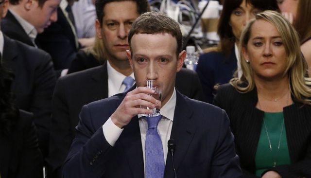 فيسبوك بعد الرأسمالية... تحرير التواصل العالمي