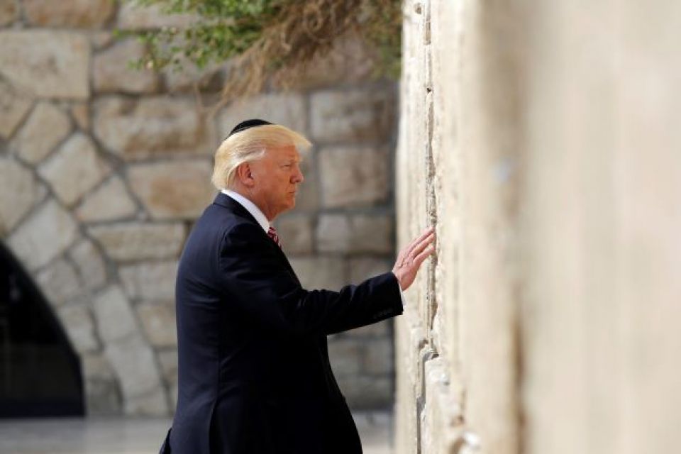 إدارة بايدن تحرّك فزّاعة «معادة السامية» ضدّ ترامب