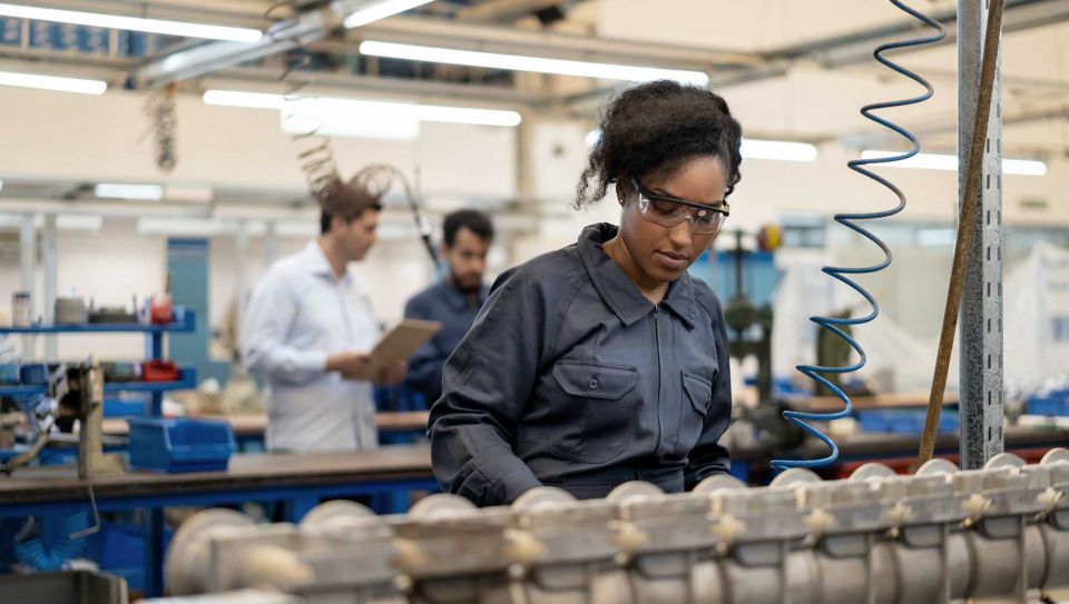 أحوال العمال في هذا الزمان.!