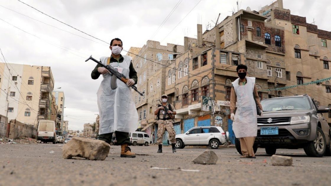 اليمن: ظريف يلتقي مفاوِضاً كبيراً ويؤكّد على الحل السياسيّ