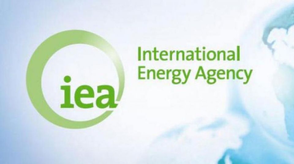 وكالة الطاقة: زيادة استخدام البلاستيك تقود الطلب على النفط حتى 2050