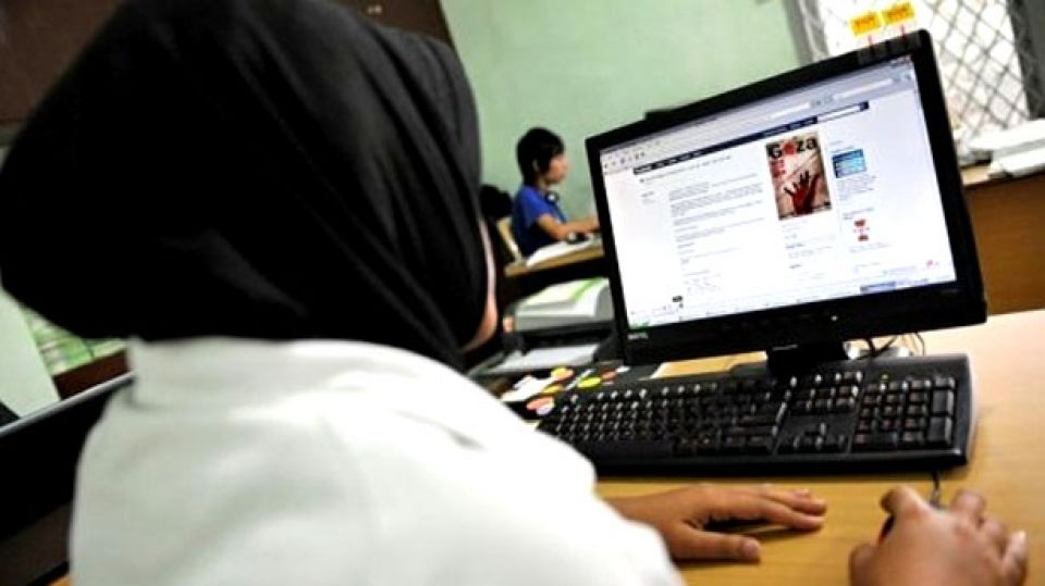 برامج تواصل أم «عزلة» اجتماعية ؟