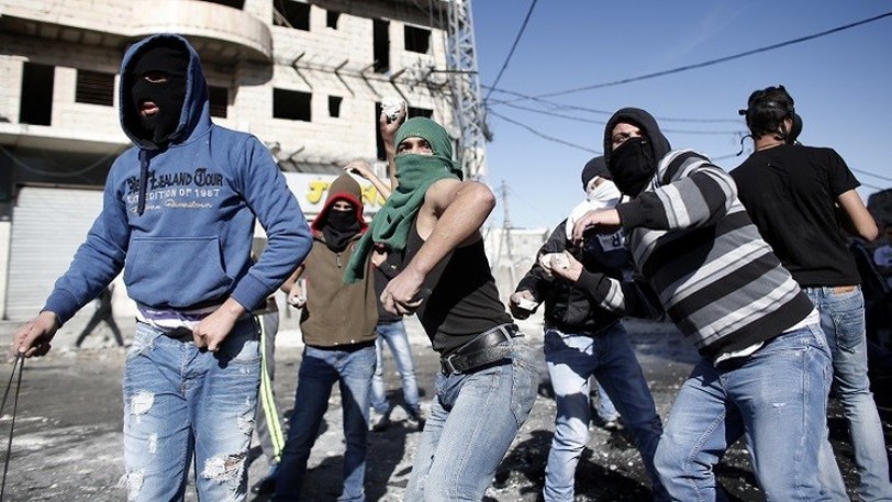 تجدد الاشتباكات بين شبان فلسطينيين وقوات الاحتلال في القدس