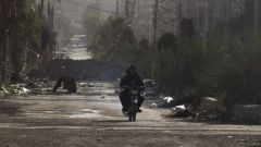 دير الزور..عام من الحصار..!