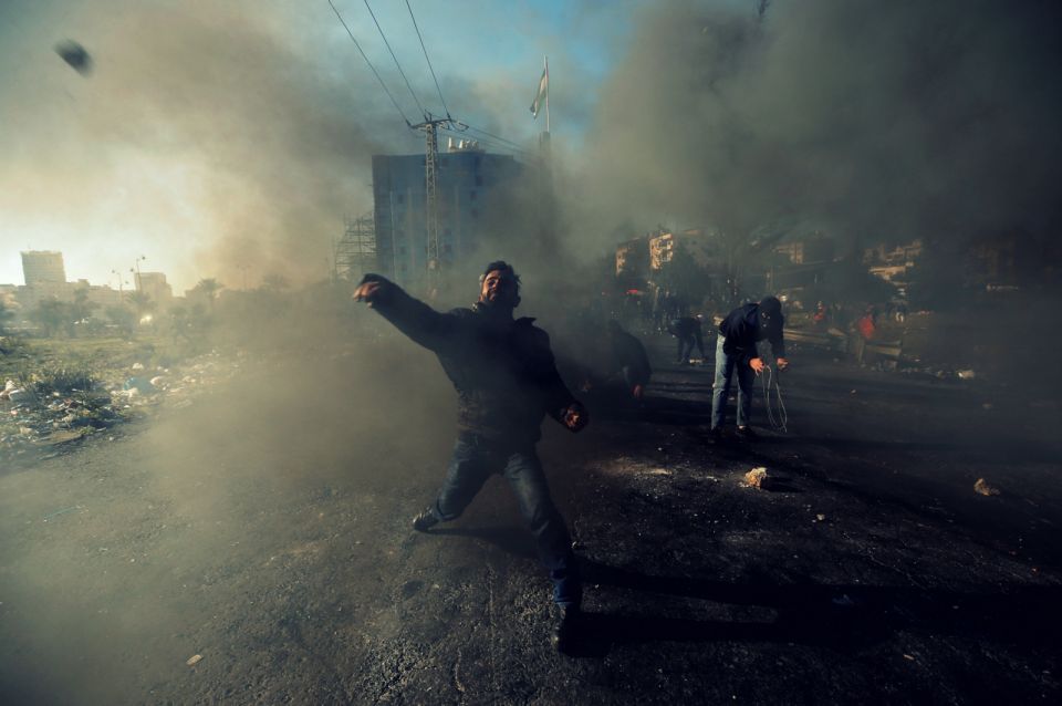 المواجهات مستمرة في جمعة الغضب العاشرة