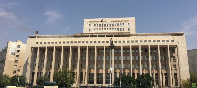 مصرف سورية المركزي يرفع سعر الدولار واليورو 100%