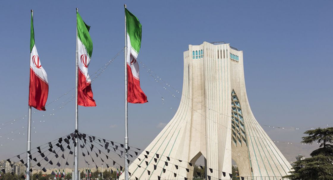الرئيس الإيراني: إيران سترفع طاقتها لإنتاج النفط إلى حجمها الطبيعي لاستئناف التصدير