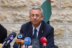 د. مصطفى البرغوثي في حوار خاص مع &laquo;قاسيون&raquo;: الانتفاضة مستمرة طويلاً... والمقاومة الشعبية والمقاومة المسلحة جانبان متكاملان