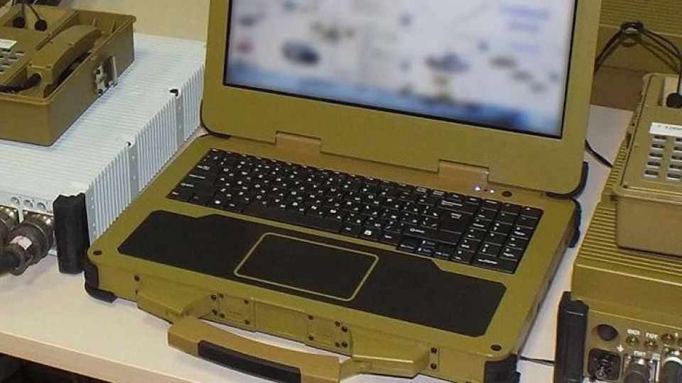 الدفاع الروسية تشتري ألف جهاز كمبيوتر روسي التصنيع