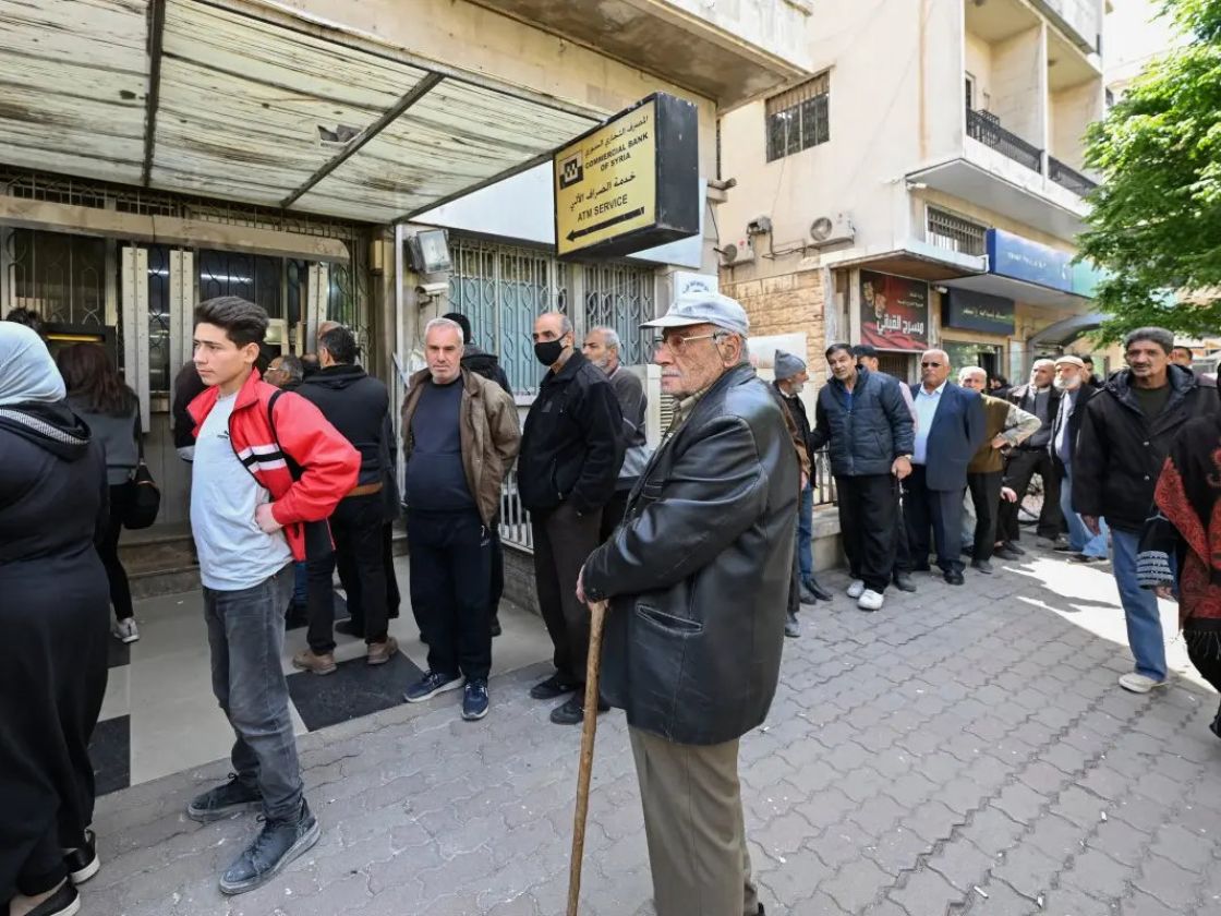 العمال محتارون  بين الأسعار والأجور