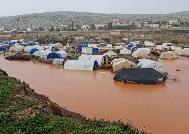 مخيمات الشمال السوري: الفيضانات أضرت بمئات العائلات