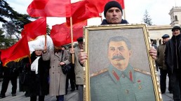 خبراء قانونيون: الاتحاد السوفيتي لا يزال حيّاً