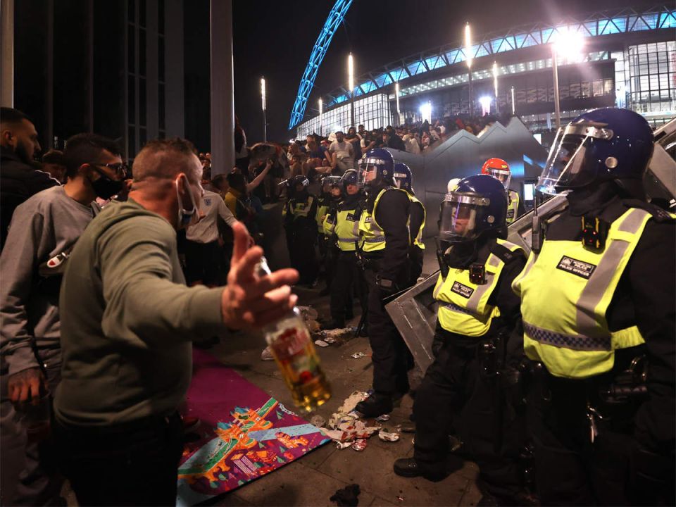 الشرطة البريطانية اعتقلت أكثر من 2000 شخص من ملاعب كرة القدم منذ 2014