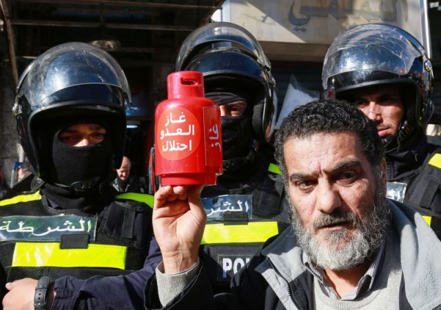 تواصل التظاهرات في عمّان