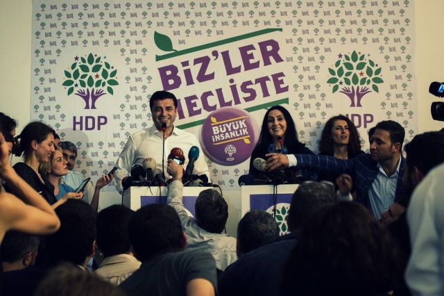 ديمرطاش يتنحى عن رئاسة &laquo;الشعوب الديمقراطي&raquo;