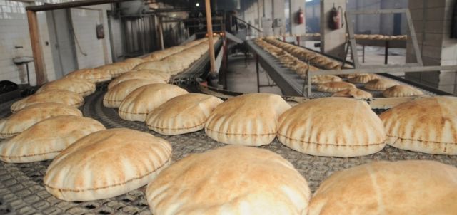 الخبز السياحي رسمياً بـ 350 ليرة هل ارتفعت أسعار الدقيق &laquo;بالسر&raquo;؟